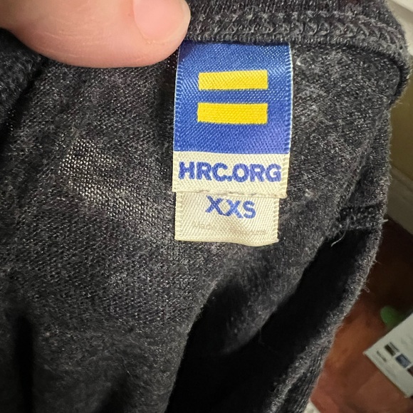 🌸5 for $25🌸 Human Rights Campaign V-neck - Picture 2 of 2